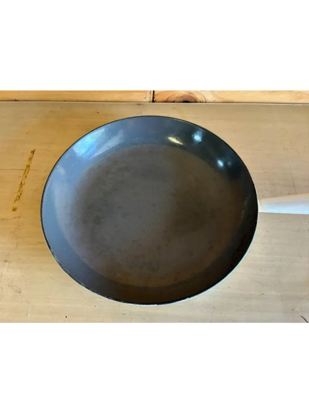 Vintage Le Creuset 29 Fry pan Skillet Artic White Made in France Wood handle